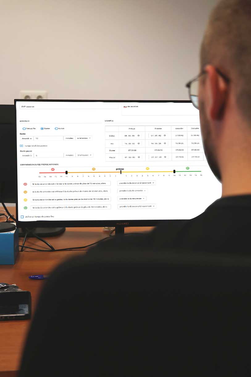 Cadre de santé utilisant le module MIC